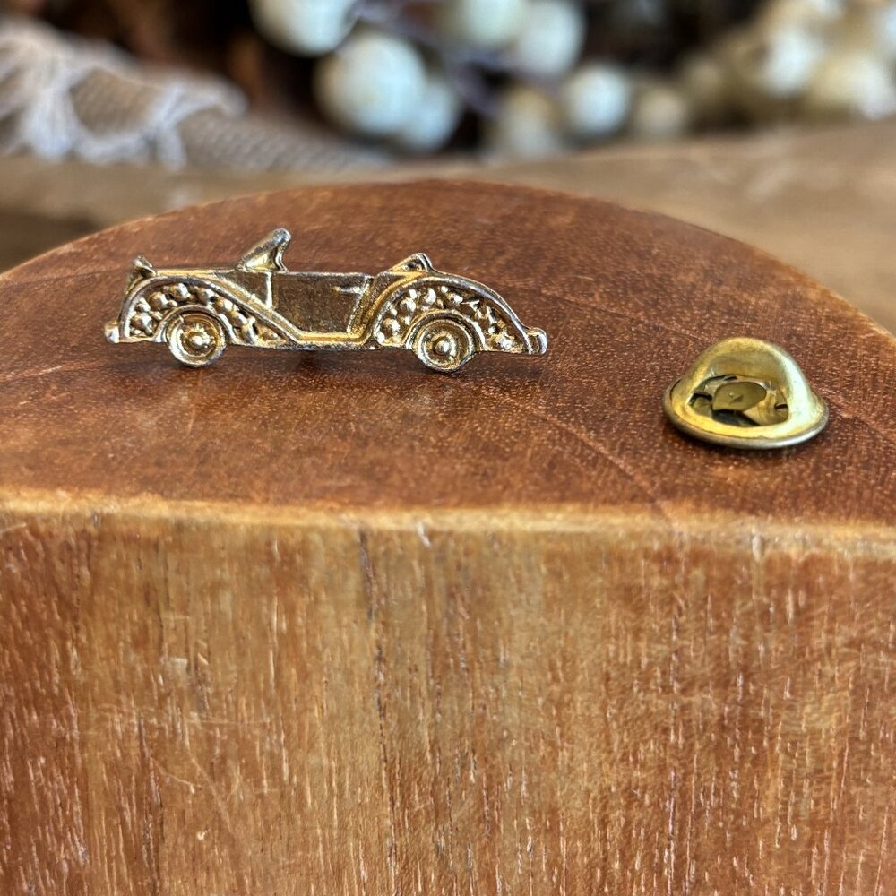 Old Roadster Card Gold Tone Lapel Pin / Tie Tack